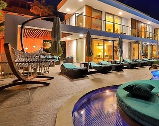 Kalkan'da Geniş Alanlara Sahip, Özel Havuzlu, Deniz Manzaralı Villa - 4