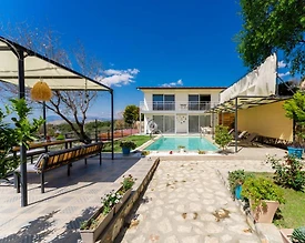 Kaş İslamlar'da Geniş Bahçeli, Özel Havuzlu, Konforlu Villa - 2