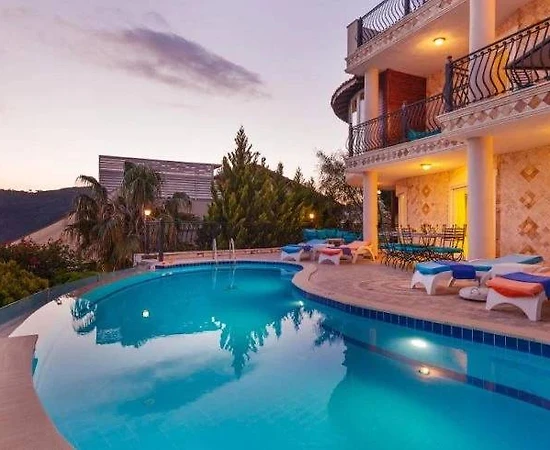 Kaş Kalkan'da Enfes Deniz Manzaralı, Özel Havuzlu, 10 Kişilik Villa - 1
