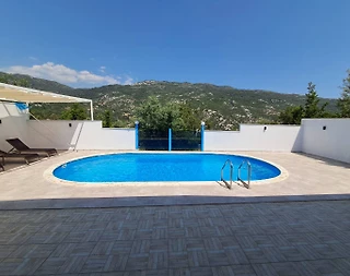 Kaş İslamlar'da Huzurlu Doğa İçerisinde, Korunaklı, Jakuzili Villa - 2