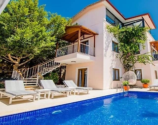 Kaş Kalkan'da Merkezi Konumda, Özel Havuzlu, 6 Kişilik Villa - 1