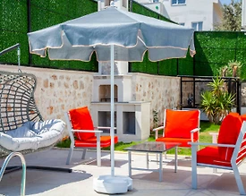 Kalkan'da Merkezi Konumda, Isıtmalı Havuzlu, Merkezi Villa - 2