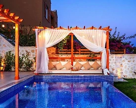 Kaş Kalkan'da Minimal Tasarımlı, Özel Havuzlu, Kiralık Villa - 2