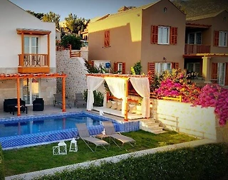 Kaş Kalkan'da Minimal Tasarımlı, Özel Havuzlu, Şık Villa - 1
