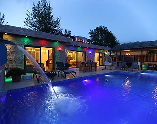 Kaş İslamlar'da Çekirdek Ailelere Uygun, Özel Havuzlu, 2+1 Villa - 1