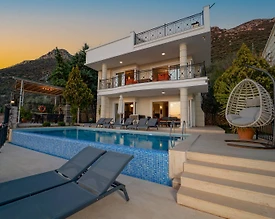 Kalkan'da Muhteşem Deniz Manzaralı, Özel Havuzlu, Kiralık Villa - 2