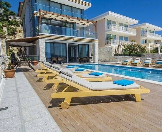 Kalkan'da Eşsiz Deniz Manzaralı, Özel Havuzlu, Konforlu Villa - 1