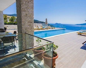 Kalkan'da Eşsiz Deniz Manzaralı, Özel Havuzlu, Konforlu Villa - 2