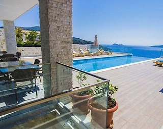 Kalkan'da Eşsiz Deniz Manzaralı, Özel Havuzlu, Konforlu Villa - 2