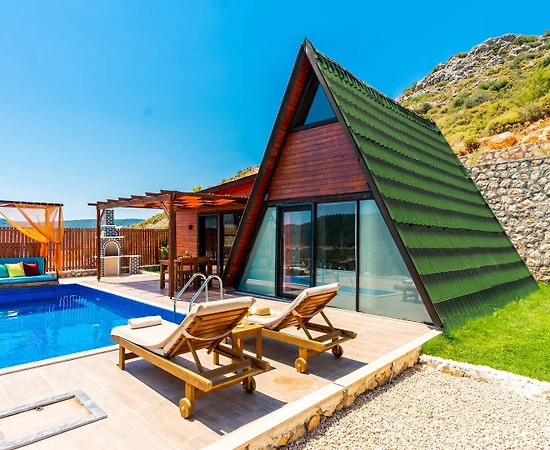 Kaş Yeşilköy'de Doğa Manzaralı, Özel Havuzlu, 2 Kişilik Bungalov - 1