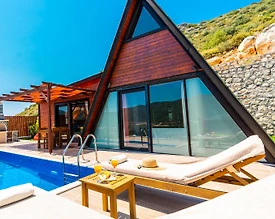 Kaş Yeşilköy'de Doğa Manzaralı, Özel Havuzlu, 2 Kişilik Bungalov - 3