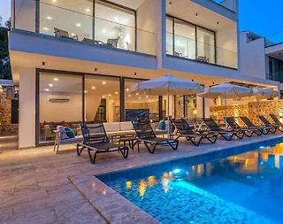 Kaş Kalkan'da Muhteşem Manzaralı, Özel Havuzlu, 12 Kişilik, Lüks Villa - 2
