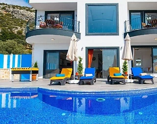 Kaş İslamlar'da Oyun Alanına Sahip, Özel Havuzlu, Jakuzili, Lüks Villa - 3