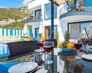 Kaş İslamlar'da Oyun Alanına Sahip, Özel Havuzlu, Jakuzili, Lüks Villa - 4