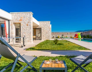 Kalkan'ın Sarıbelen'de Geniş Bahçeli, Özel Havuzlu, Geniş Villa - 5