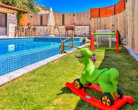 Kaş Bezirgan'da Modern Tasarımlı, Isıtmalı Havuzlu, 2+1 Villa - 2