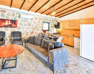 Kaş Bezirgan'da Modern Tasarımlı, Isıtmalı Havuzlu, 2+1 Villa - 5