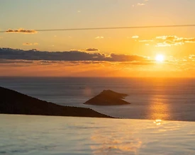 Kalkan Kördere'de Deniz Manzaralı, Kapalı Havuzlu, Jakuzili Kiralık Villa - 2