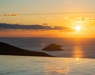 Kalkan Kördere'de Deniz Manzaralı, Kapalı Havuzlu, Jakuzili Kiralık Villa - 2