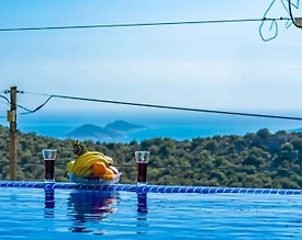 Kaş Bezirgan'da Geniş Ailelere Uygun, Kapalı Özel Havuzlu, Kiralık Villa - 2