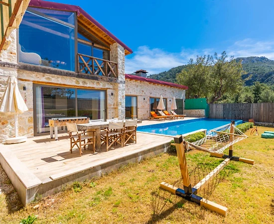 Kaş İslamlar'da Nezih Konumda, Özel Havuzlu, Taş Villa - 1