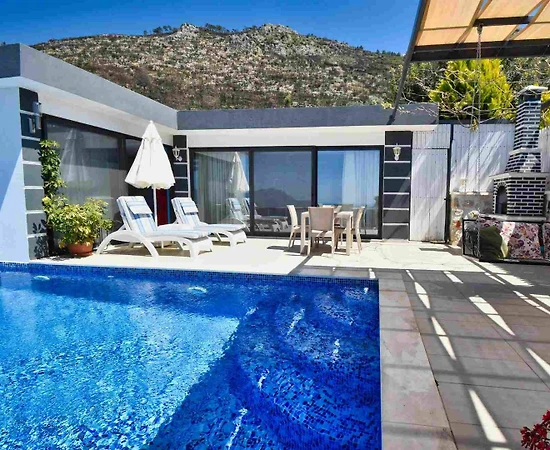 Kaş Üzümlü'de Eşsiz Manzaralı, Özel Havuzlu, Modern Villa - 1