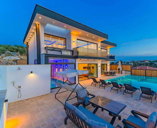 Kalkan Akbel'de Enfes Doğada, Açık ve Kapalı Havuzlu, Modern Villa - 1