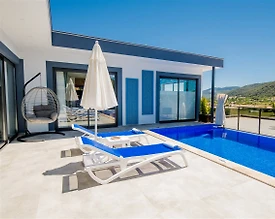 Kaş Sarıbelen'de Huzurlu Doğada, Isıtmalı Havuzlu, Kiralık Villa - 2