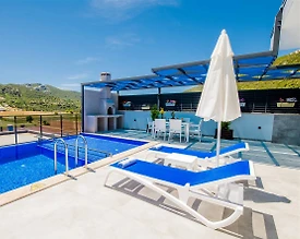 Kaş Sarıbelen'de Huzurlu Doğada, Isıtmalı Havuzlu, Kiralık Villa - 3