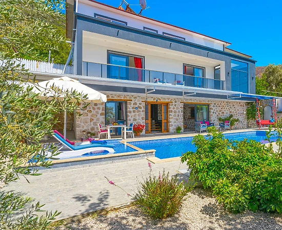 Kaş Üzümlü'de Doğa İçerisinde, Isıtmalı Havuzlu, Balayı Villası - 1
