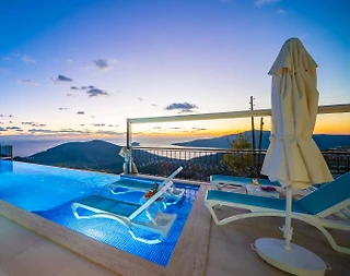 Kalkan Kördere'de Deniz Manzaralı, Kapalı Havuzlu, Jakuzili Kiralık Villa - 4