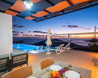 Kalkan Kördere'de Deniz Manzaralı, Kapalı Havuzlu, Jakuzili Kiralık Villa - 3