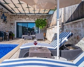 Kaş Bezirgan'da Muhteşem Doğada, Isıtmalı Havuzlu, Modern Villa - 2