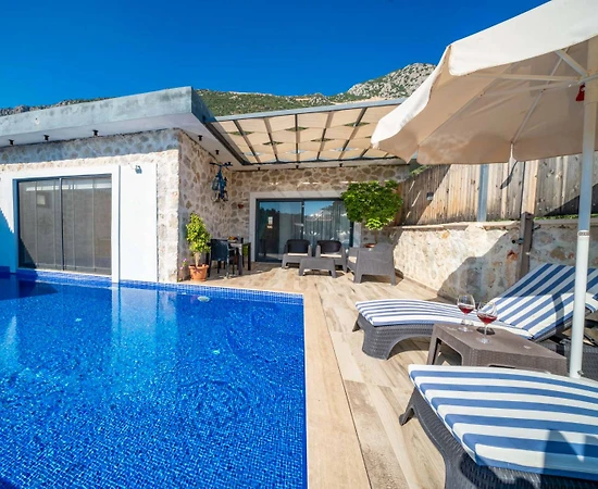 Kaş Bezirgan'da Muhteşem Doğada, Isıtmalı Havuzlu, Modern Villa - 1