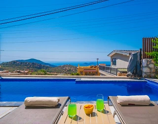 Kalkan Kördere'de Geniş Bahçeli, Açık ve Kapalı Havuzlu, Kiralık Villa - 3