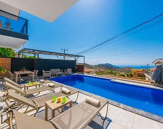 Kalkan Kördere'de Geniş Bahçeli, Açık ve Kapalı Havuzlu, Kiralık Villa - 5