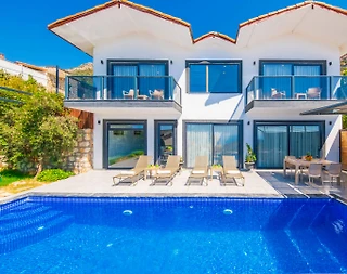 Kalkan Kördere'de Geniş Bahçeli, Açık ve Kapalı Havuzlu, Kiralık Villa - 1