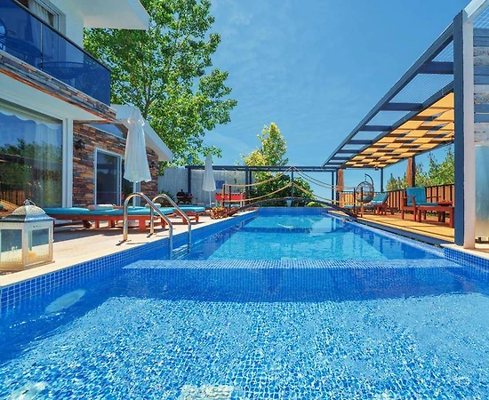 Kaş İslamlar'da Enfes Doğada, Özel Havuzlu, Lüks Kiralık Villa - 1