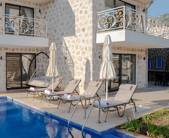 Kaş İslamlar'da Muhteşem Doğada, Kapalı Havuzlu, Kiralık Villa - 1
