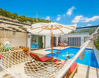Kaş İslamlar'da Balayı Çiftlerine Uygun, Isıtmalı Havuzlu, Kiralık Villa - 2