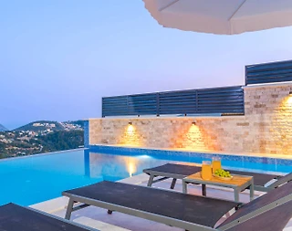 Kaş İslamlar'da Otantik Tasarımlı, Isıtmalı Özel Havuzlu, Taş Ev - 4