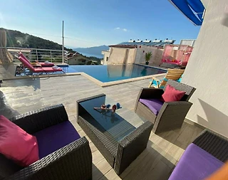 Kaş Bezirgan'da Deniz Manzaralı, Isıtmalı Özel Havuzlu, Kiralık Villa - 5
