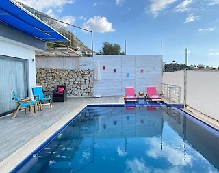 Kaş Bezirgan'da Deniz Manzaralı, Isıtmalı Özel Havuzlu, Kiralık Villa - 4