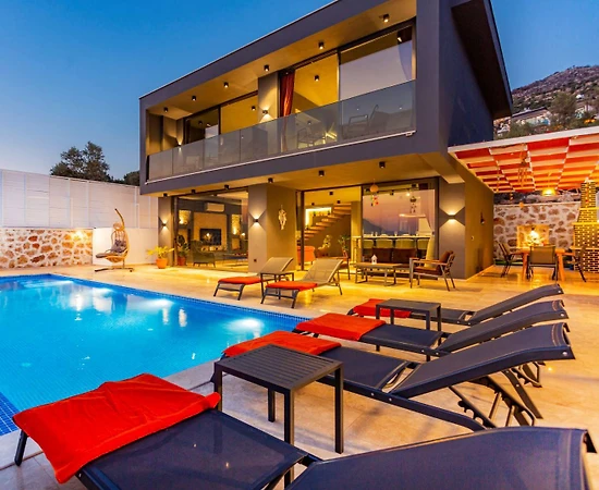 Kaş Yeşilköy'de Eşsiz Manzaralı, Özel ve Kapalı Havuzlu, Lüks Villa - 1