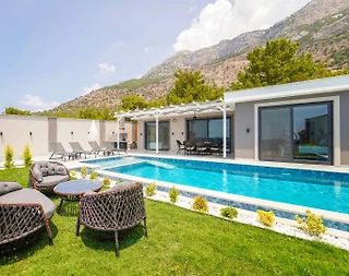 Muğla Seydikemer'de Deniz Manzaralı, Özel Havuzlu, Salıncaklı Villa - 3