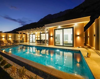 Muğla Seydikemer'de Deniz Manzaralı, Özel Havuzlu, Salıncaklı Villa - 1