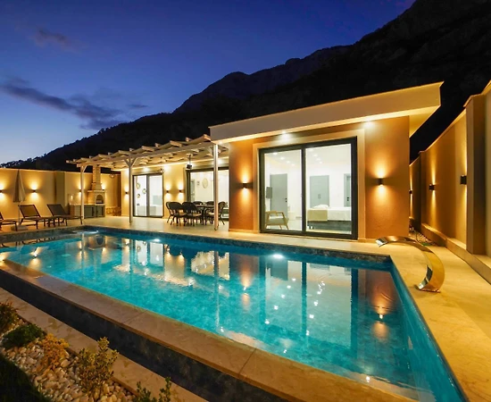 Muğla Seydikemer'de Deniz Manzaralı, Özel Havuzlu, Salıncaklı Villa - 1