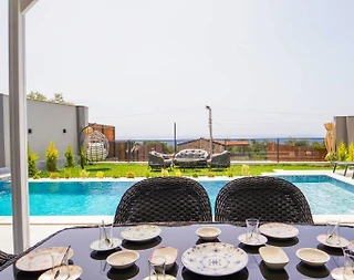 Muğla Seydikemer'de Deniz Manzaralı, Özel Havuzlu, Salıncaklı Villa - 4