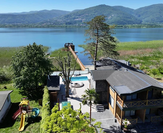 Kartepe Eşme'de Göle Sıfır, Isıtmalı Havuzlu, Jakuzili Lüks Villa - 1