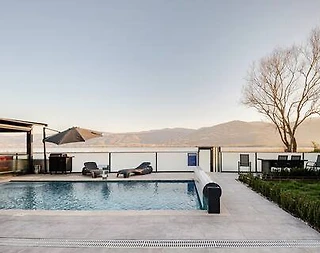 Kartepe Eşme'de Göle Sıfır, Isıtmalı Havuzlu, Jakuzili Lüks Villa - 2